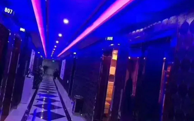 Guiping Golden Phoenix Hotel