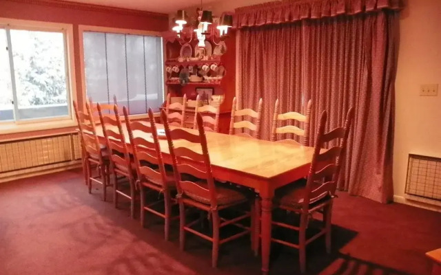 Private Home Close to Loon Mountain, Sleeps Families up to 14! - Cb127l