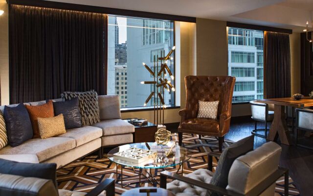 Renaissance Chicago Downtown Hotel