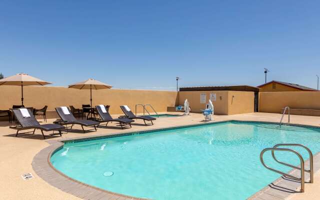 Best Western Plus Wasco Inn & Suites