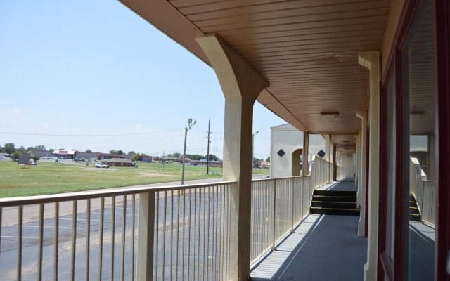 Regency Inn And Suites