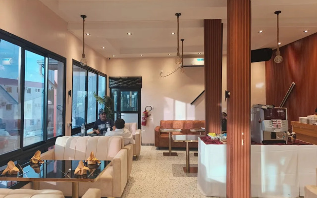 Newtown Palace Hotel