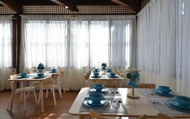 Hua Linglong Courtyard Inn