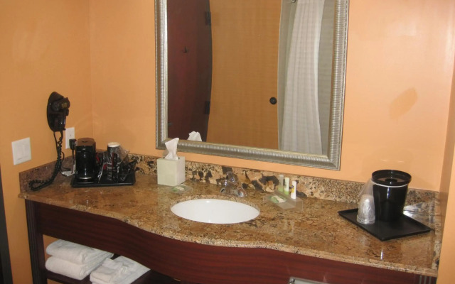 Country Inn & Suites by Radisson, Dearborn, MI