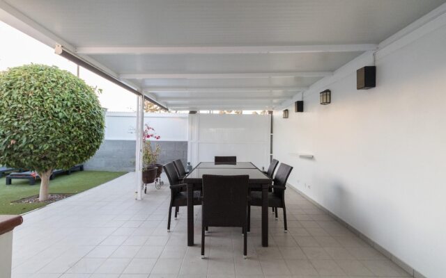 Stylish Chalet In Maspalomas