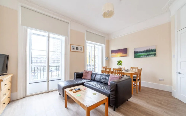 Spacious 3-bed flat by popular Waterloo