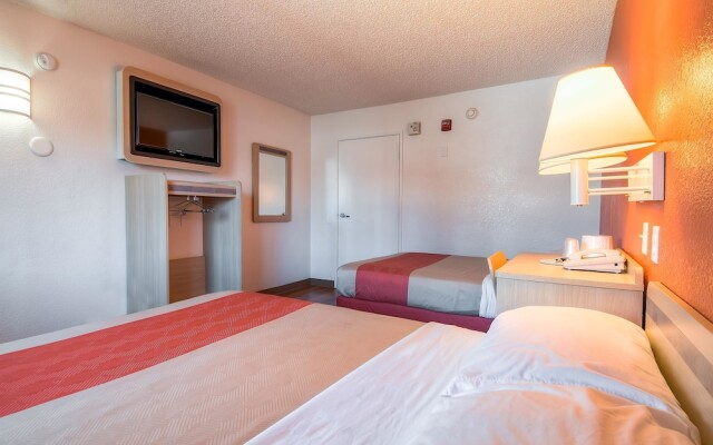 Motel 6 Los Angeles - Hacienda Heights