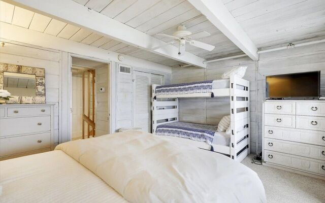 Atlantic Watergate #17 by Long & Foster