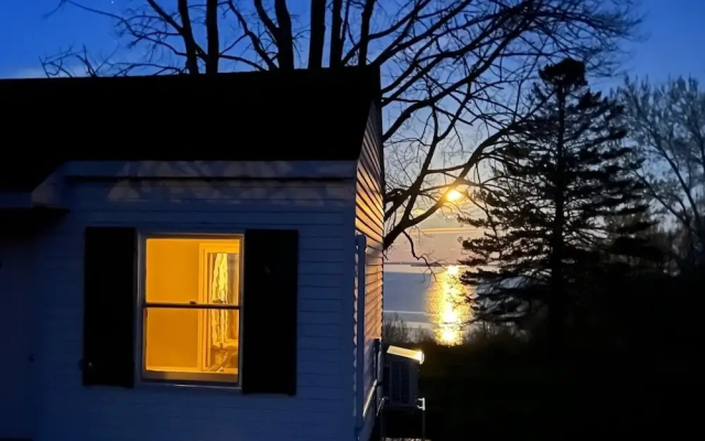 High Tide Inn