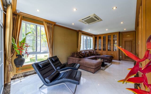 Luxury 6 Bed Mansion - CAS