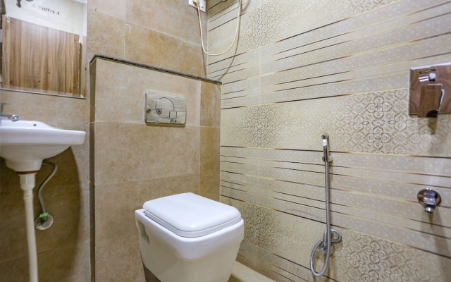 Fabhotel Season Park 2