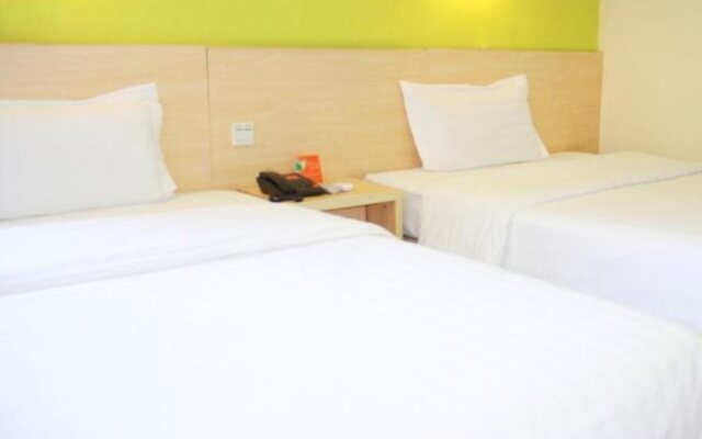 7Days Inn Wuhan Minhang Community Second Branch