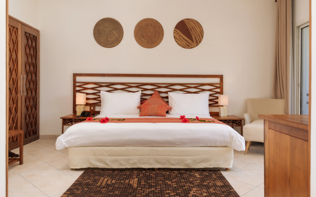 Royal Beach Hotel & Spa