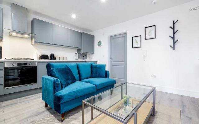 Luxury 1 & 2 bed Apartment free parking