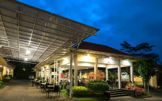 Riverstone Hotel and Cottage