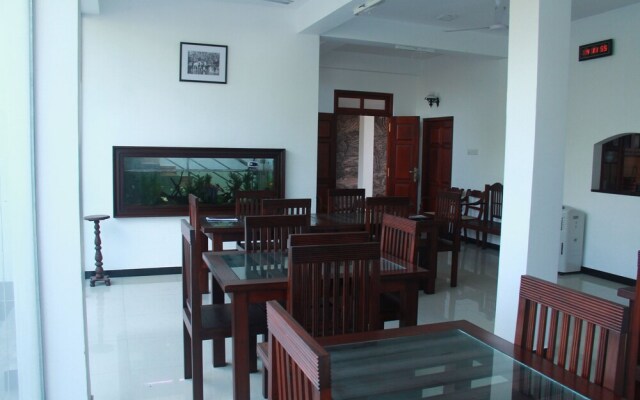 Ravindra Hotel and Restaurant