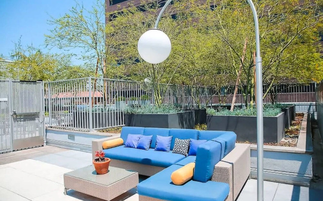 Stylish 2BR Family Apartment by Dtla