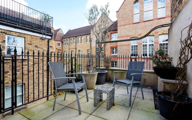 Townhouse By The River