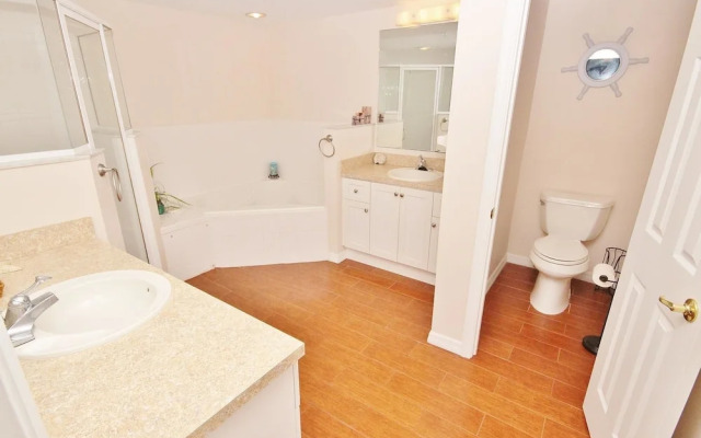 Oceanwalk 1-403 Apartment 2