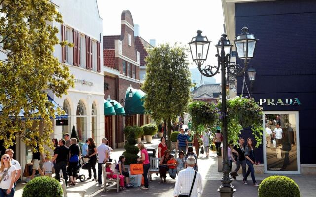 Hotel Roermond Next Door
