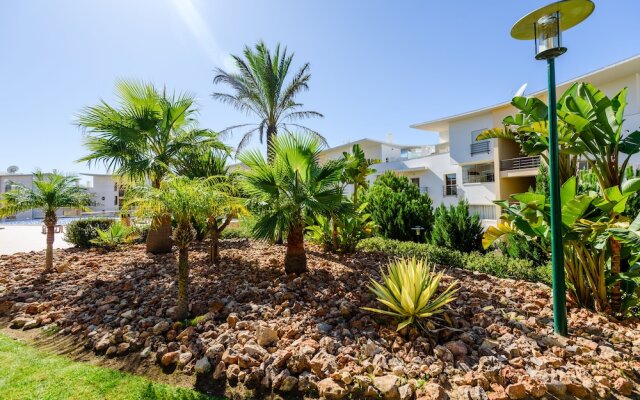 Sea view Apartment with 3 spacious Terraces & 2 Swimming pools