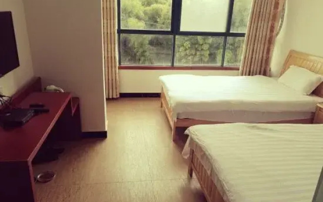 Luotian Yunhai Mountain Villa
