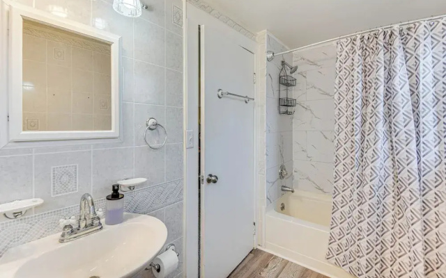 Charming Smithfield House: Walk to Downtown!