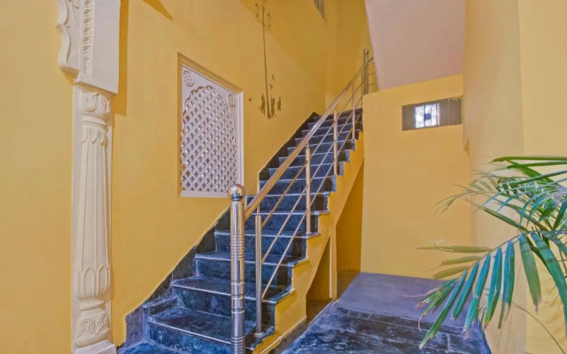 OYO Flagship 70280 Hotel Raj Baag