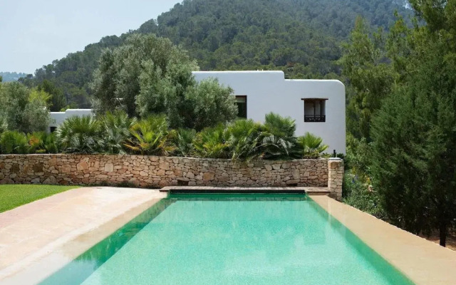 Amazing Villa With Swimming Pool
