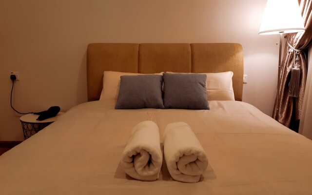 Homerent by Countrygarden Danga Bay