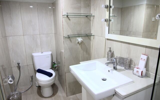 Classic Brawijaya Apartment with Pool View