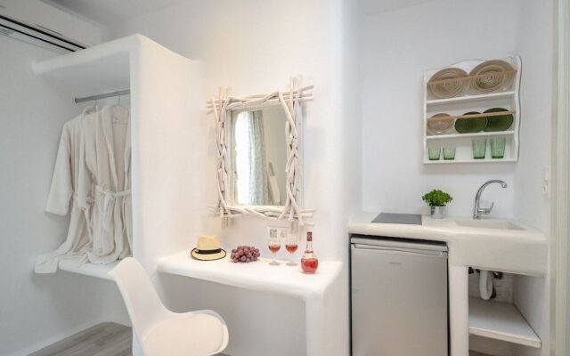 Naxian Spirit Suites & Apartments