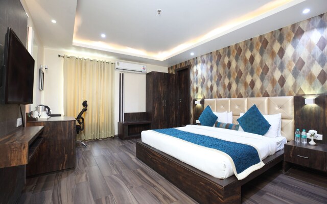 Pinnacle by Click Hotels, Lucknow