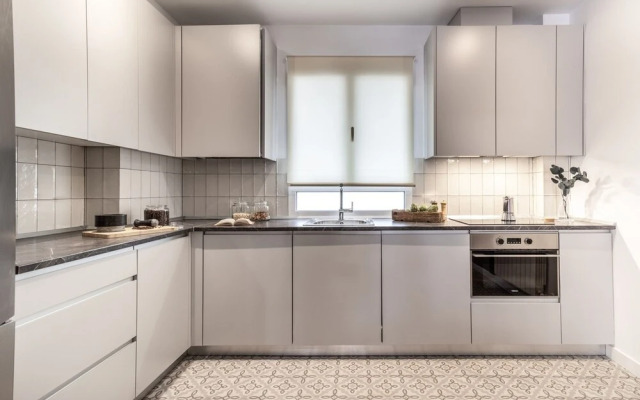 Eriste - 2 Bedrooms in Malasa a