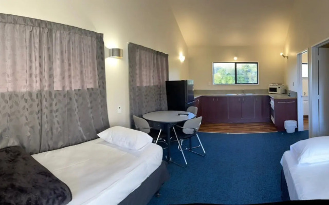 Rayland Epsom Motel