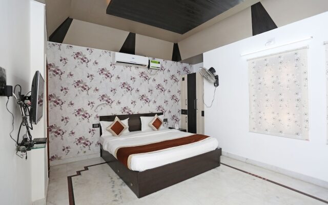 OYO 6680 Hotel Galaxy International