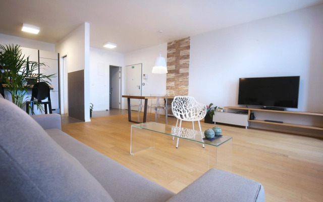 Luxury Apartment Kampanel