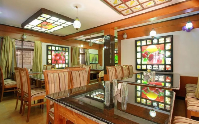 The Greenery - Holiday Inn by OYO Rooms