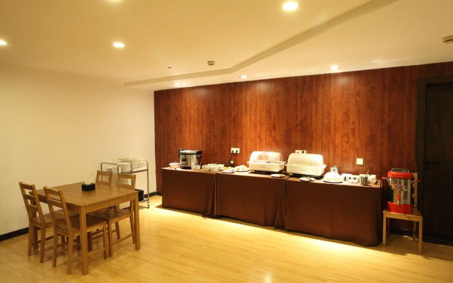 Changshu Weijing Hotel