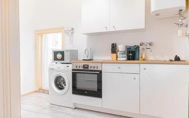 attractive 2BR Apt. Near AKH- Ideal for Longstays