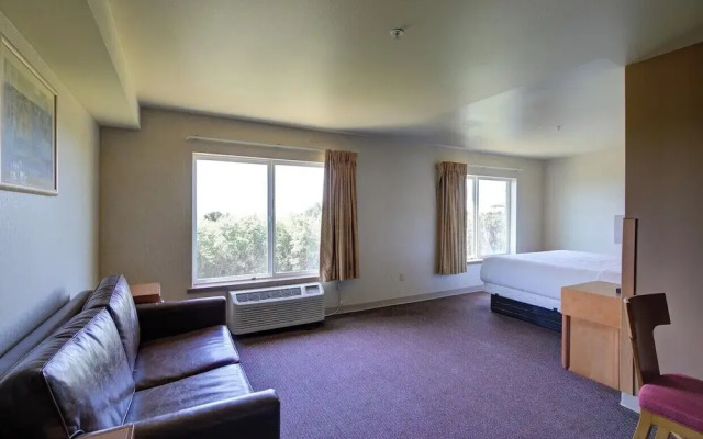 Pacific Sunrise Inn & Suites