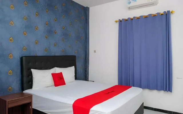 RedDoorz near Moro Mall Purwokerto – Guest Rooms – Purwokerto
