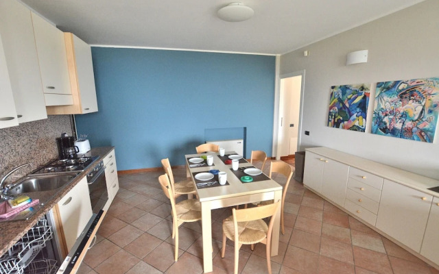 Apartment Montegolo Four with Pool And Lake View