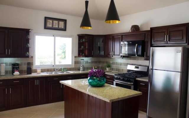 4 Bed Villa Minutes From Downtown Sosua