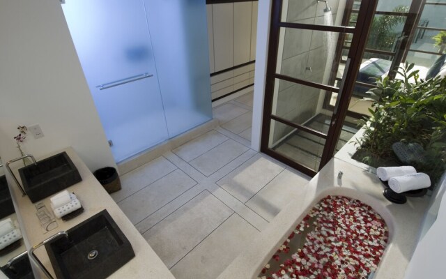 Villa Aqua