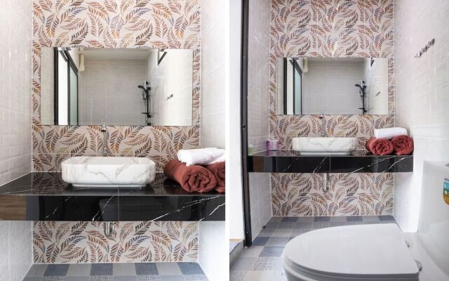 OYO 744 @Home Kamala Hills