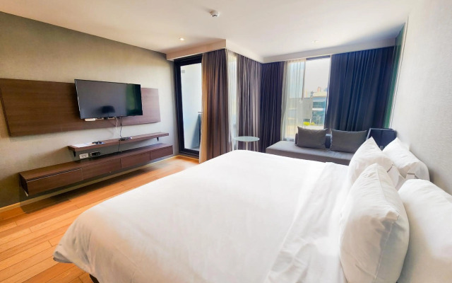 Montana Hotel & Residence