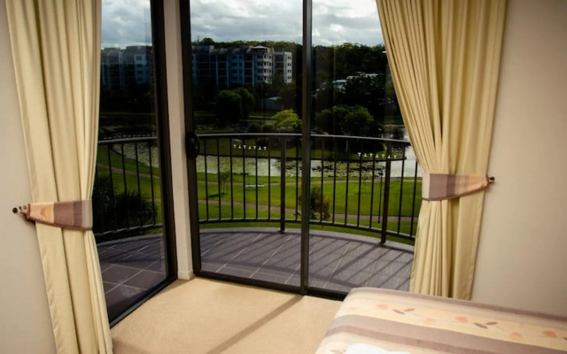 Meridian Alex Beach Apartments