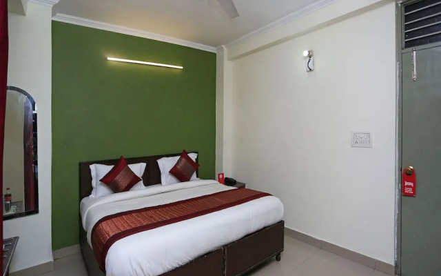 OYO 14746 Delhi Residency