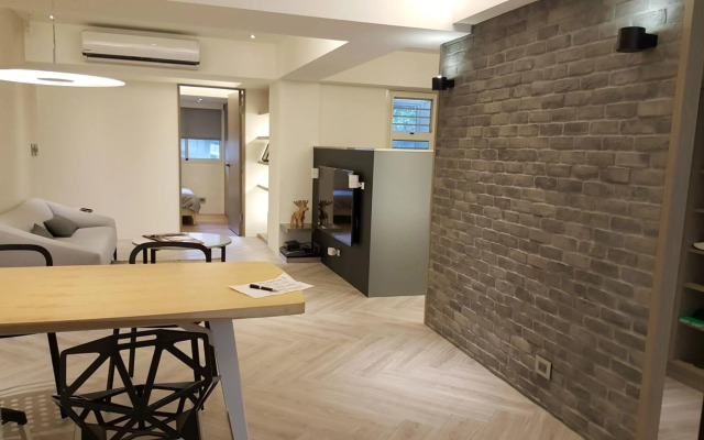 3 Bedrooms+1 Study room (Near Taipei 101 and MRT)